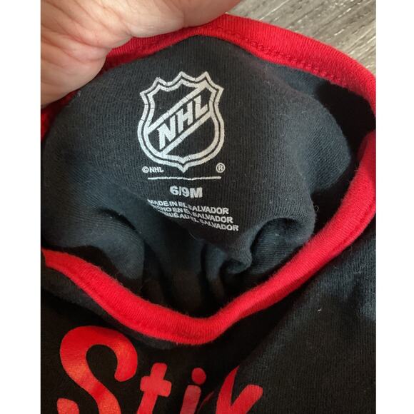 New NHL Blackhawks 6/9 Months One Piece “Stick With It” - Picture 5 of 5